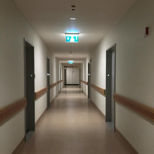 Como garantir a segurança hospitalar com sistemas eficientes de iluminação de emergência